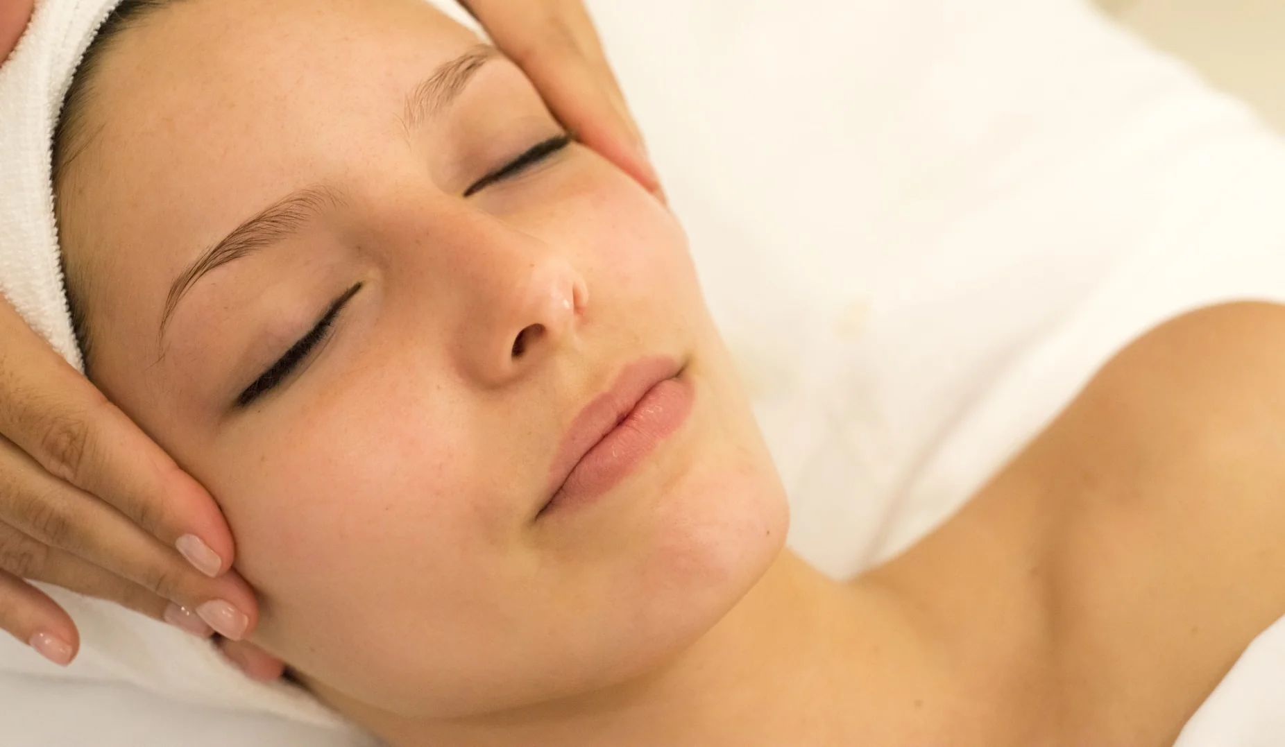 Ansiktsbehandling hos Clinique Cicerone